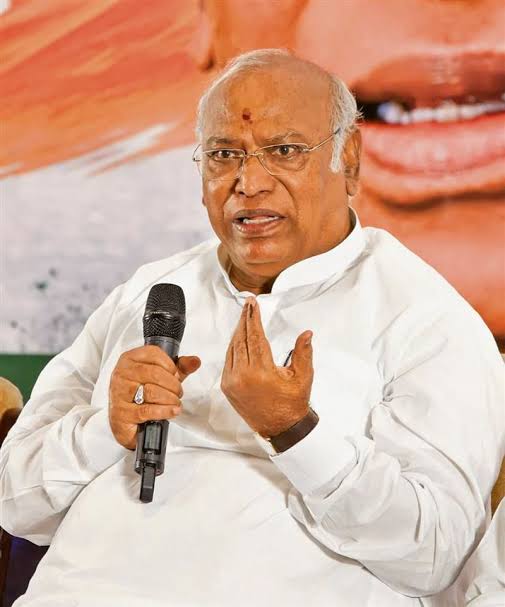 Congress Slams ‘Vote Chori’ with Viral Video; Mallikarjun Kharge Urges Indians to Speak Out Against Election Fraud